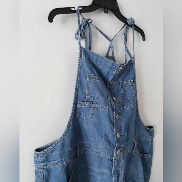 Torrid Denim Shortalls 20 - Picture 2 of 4